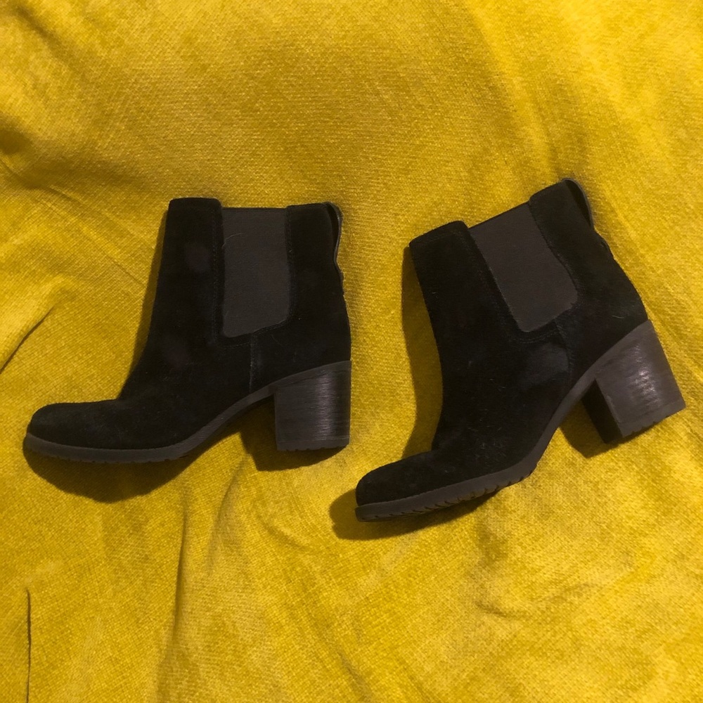(SOLD) Sam Edelman Suede Ankle Boots